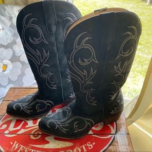 GENLY WORN Women’s size 6 black Roper cowgirl boots